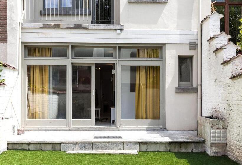 Apartment In Brussels, Degroux By Homenhancement Sa