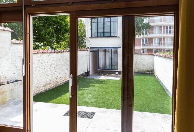 Apartment In Brussels, Degroux By Homenhancement Sa