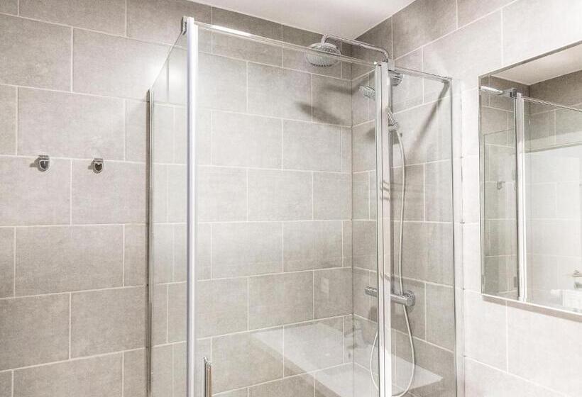 Apartment In Brussels, Degroux By Homenhancement Sa