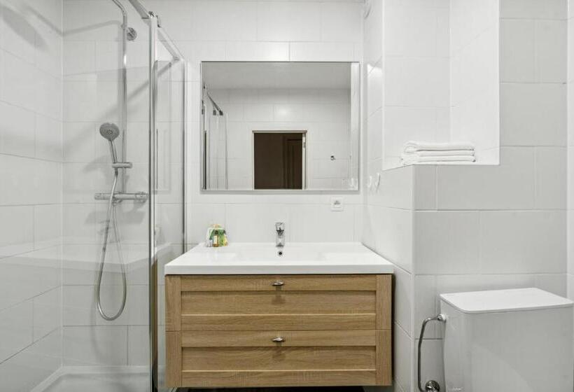 Apartment In Brussels, Degroux By Homenhancement Sa