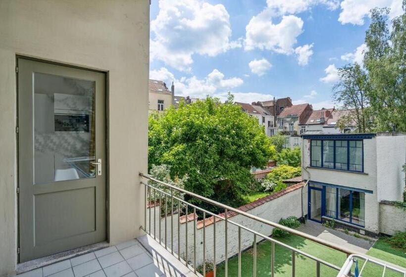 Apartment In Brussels, Degroux By Homenhancement Sa