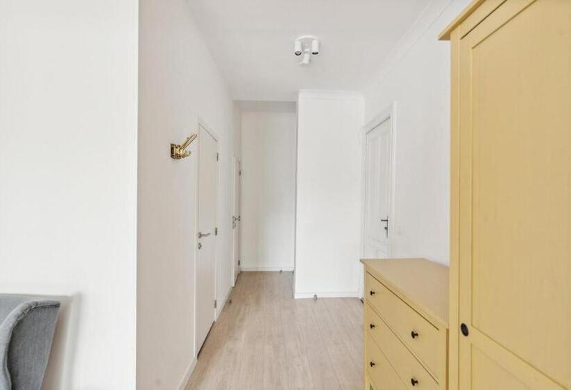 Apartment In Brussels, Degroux By Homenhancement Sa