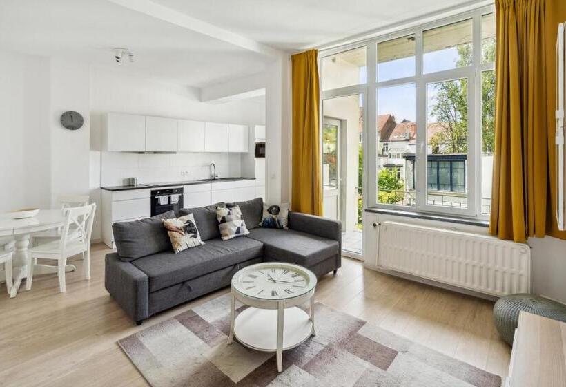 Apartment In Brussels, Degroux By Homenhancement Sa