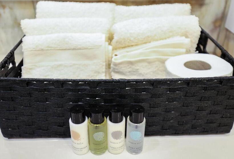 تختخواب و صبحانه Duomo Luxury Apartment