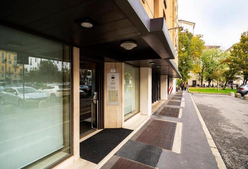 تختخواب و صبحانه Duomo Luxury Apartment