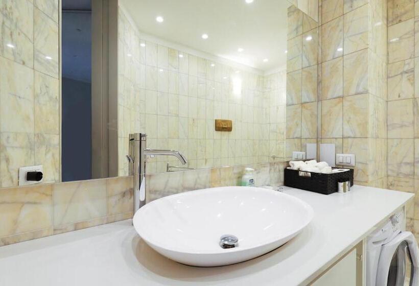 تختخواب و صبحانه Duomo Luxury Apartment