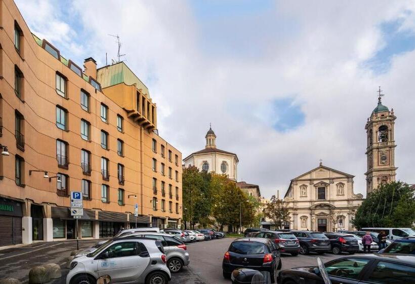 تختخواب و صبحانه Duomo Luxury Apartment