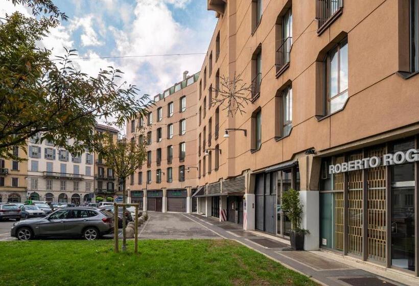 تختخواب و صبحانه Duomo Luxury Apartment