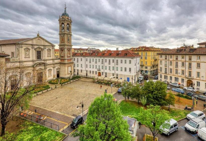 تختخواب و صبحانه Duomo Luxury Apartment