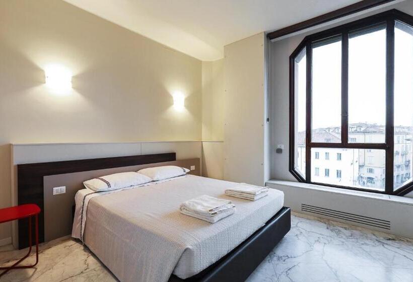 تختخواب و صبحانه Duomo Luxury Apartment