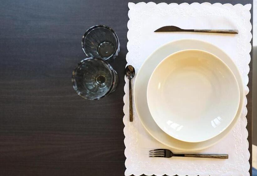 تختخواب و صبحانه Duomo Luxury Apartment