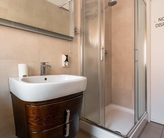 Bergonzoni Modern Apartment By Wonderful Italy