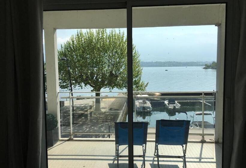 Depaysement Au Bord Du Lac