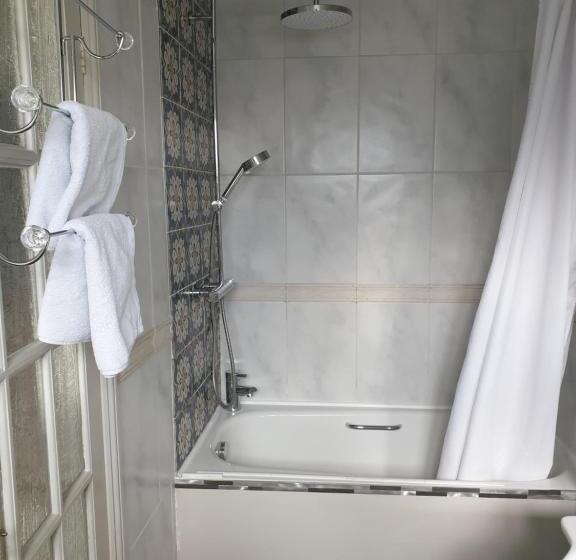 Harry S Bed And Breakfast