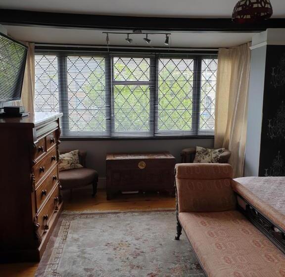 Harry S Bed And Breakfast