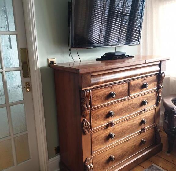 Harry S Bed And Breakfast