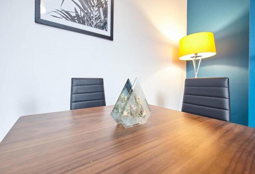 Host Stay 58 Dilston Road