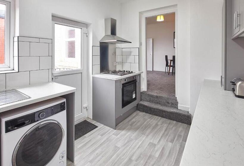 Host Stay 58 Dilston Road