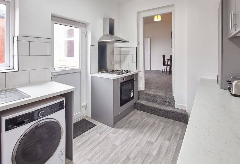 Host Stay 58 Dilston Road