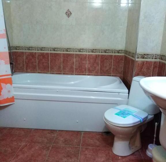 בית מלון כפרי хотел златна котва