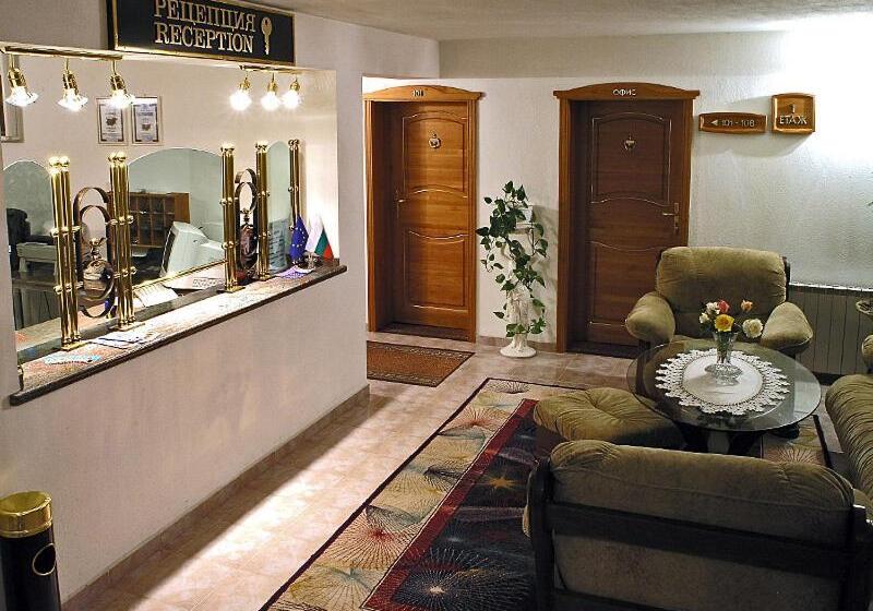 בית מלון כפרי хотел златна котва