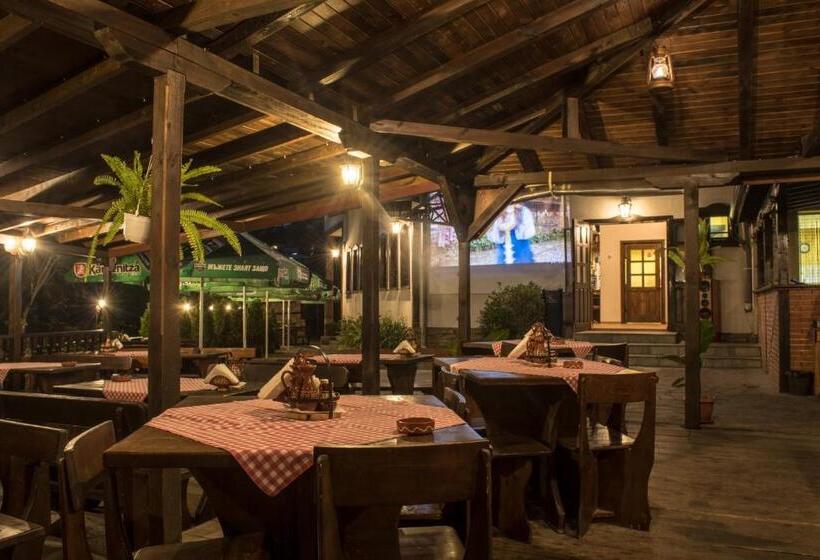 호텔 комплекс водопада