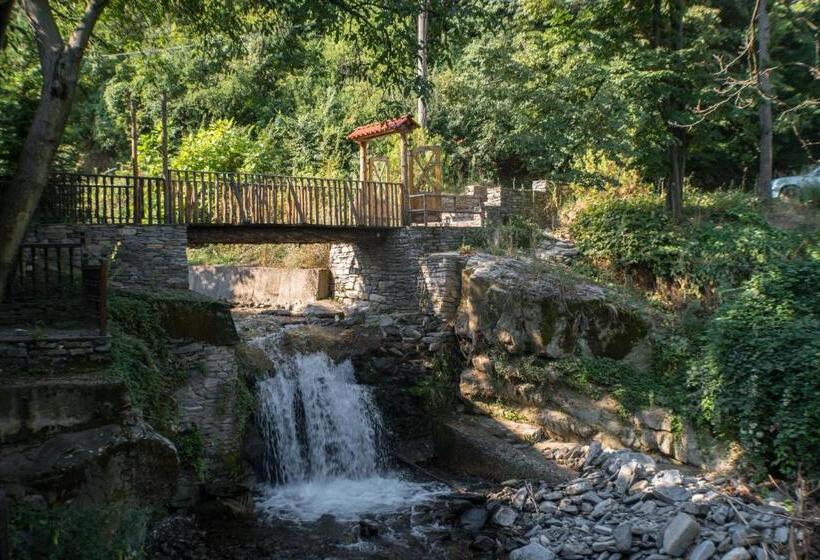 호텔 комплекс водопада