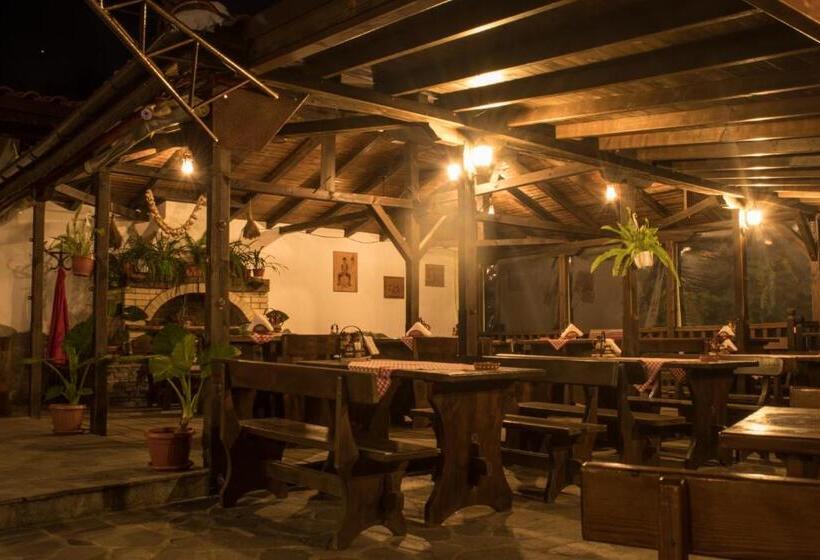 호텔 комплекс водопада