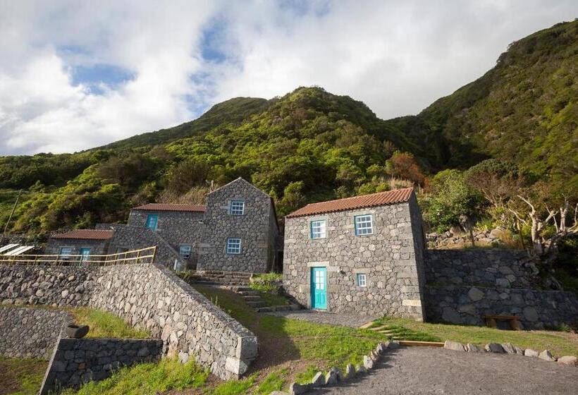 Отель Abrigo Da Cascata Casas De Campo São Jorge
