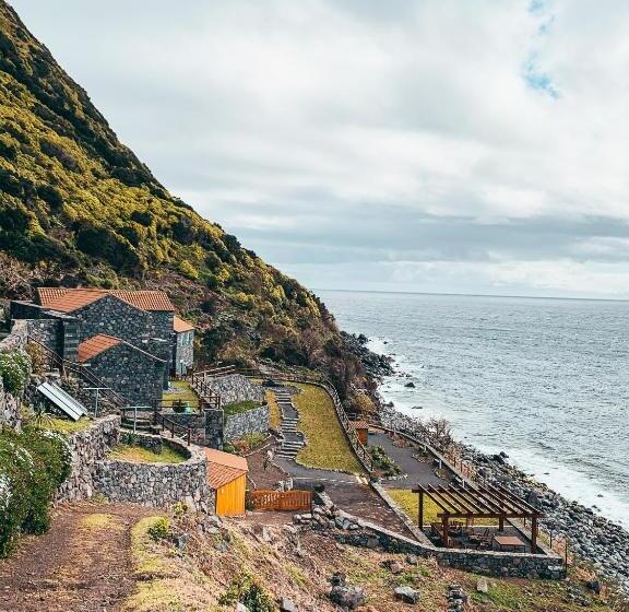 Отель Abrigo Da Cascata Casas De Campo São Jorge