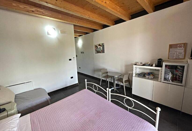 Отель Agriturismo Scannaporco