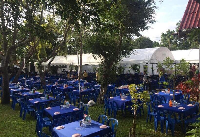 בית מלון כפרי Laytrang Pakmeng Marina Spa And Resort