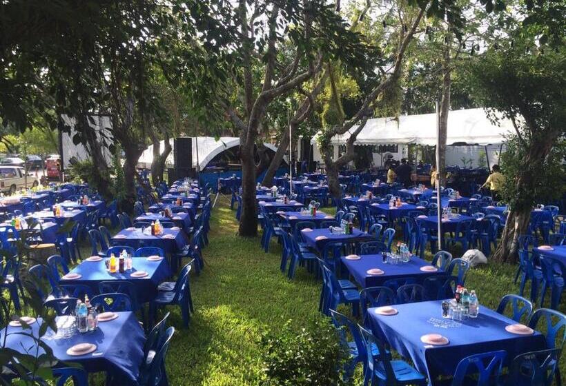 בית מלון כפרי Laytrang Pakmeng Marina Spa And Resort