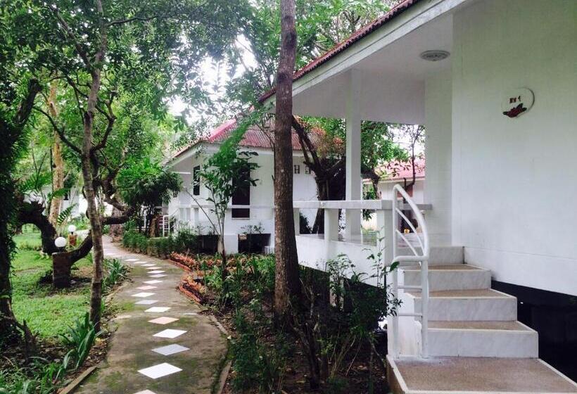 בית מלון כפרי Laytrang Pakmeng Marina Spa And Resort