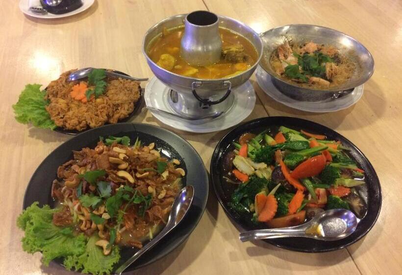 בית מלון כפרי Laytrang Pakmeng Marina Spa And Resort