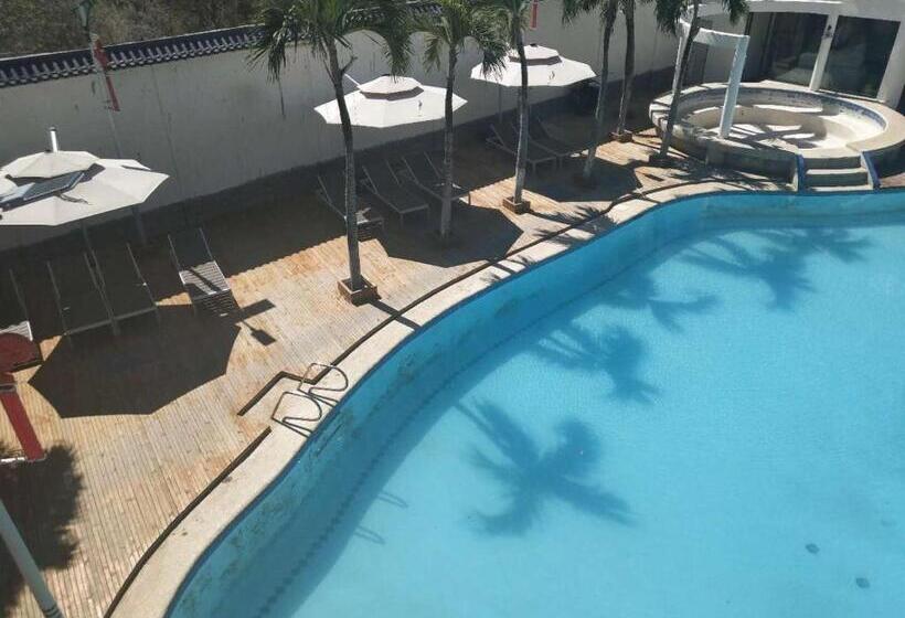 هتل 皇家一号度假村 Tourist Garden