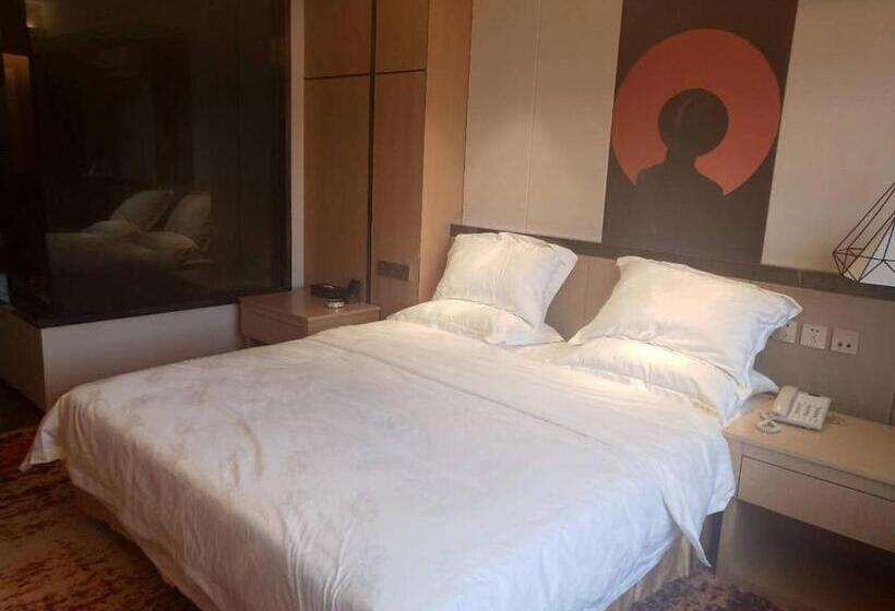 هتل 皇家一号度假村 Tourist Garden