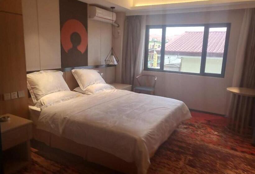 هتل 皇家一号度假村 Tourist Garden