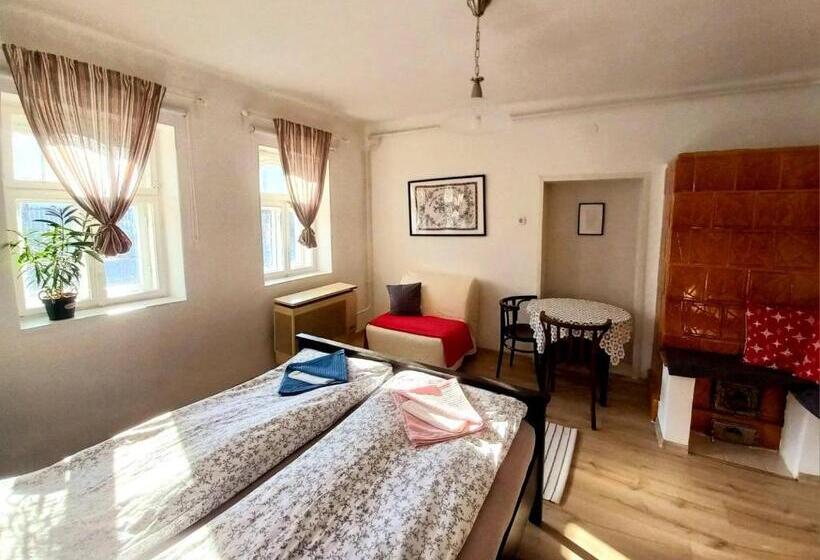 Lankás Vendégház   Hollókő