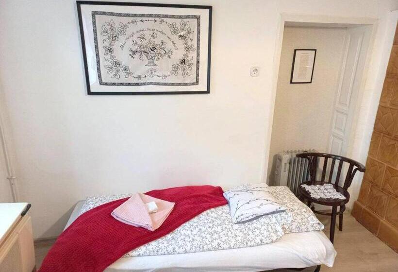 Lankás Vendégház   Hollókő