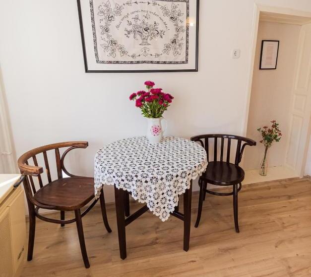 Lankás Vendégház   Hollókő