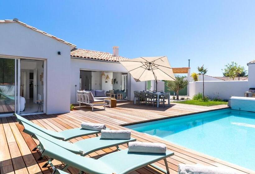 Magnifique Récente Villa De Charme Avec Piscine