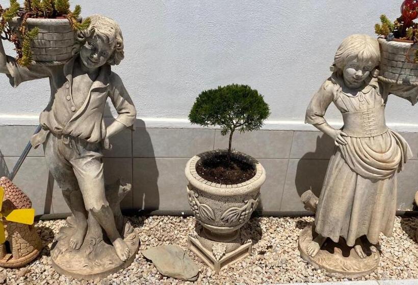 Mama Banana Relax House