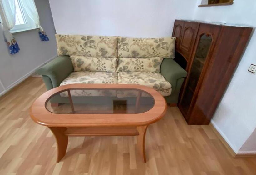 Mama Banana Relax House