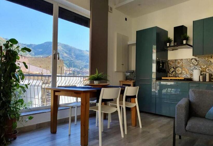 بنسيون Casa Del Moro