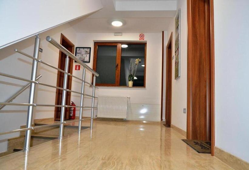 پانسیون Casa Tibi   Sinaia