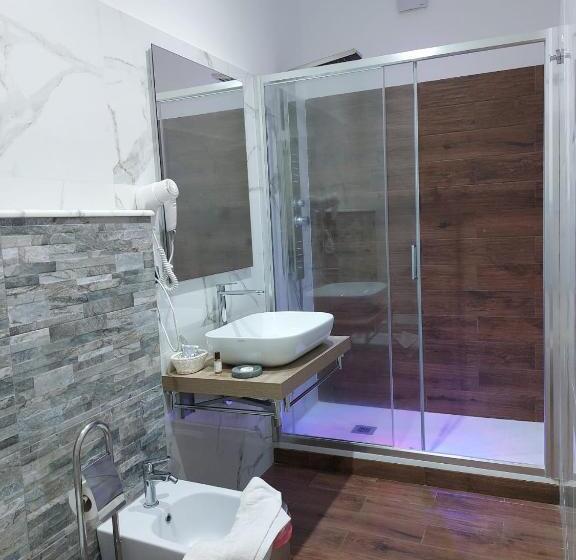 پانسیون Crispirooms