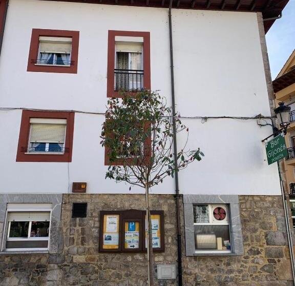 Pensión Gijonés