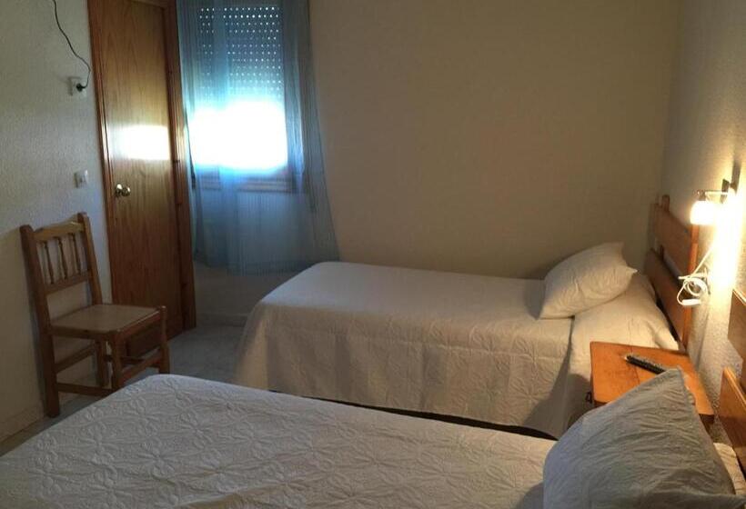 펜션 Hostal Sierra De Gredos