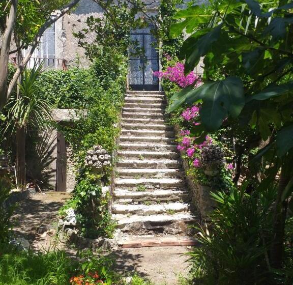 بنسيون Palazzo Caracciolo